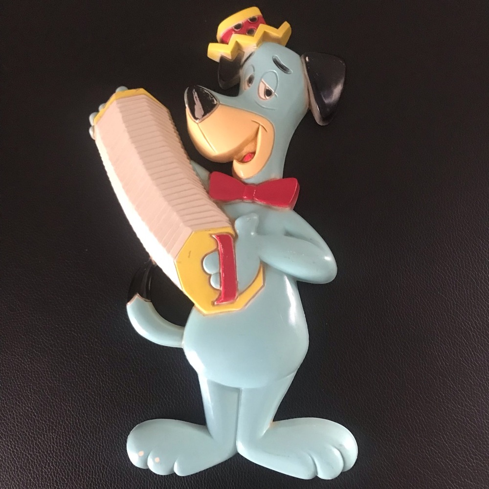 Vintage Hanna Barbera Huckleberry Hound molded plastic wall plaque
